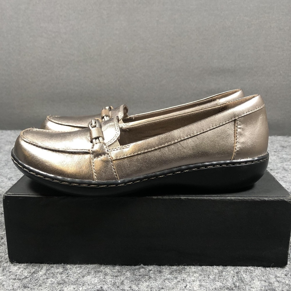 Clarks Collection Shoes Womens Size 7 Gold Leather Slip On Loafers Comfort Flats - Picture 7 of 16